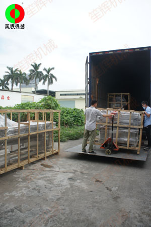江蘇客戶訂購的多套渦流洗菜機(jī)組裝車發(fā)貨,！
